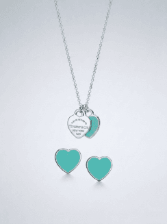 Conjunto con Insignia de Corazón Return to Tiffany
