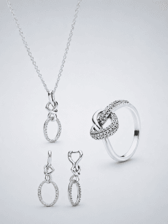 Conjunto Corazón Anudado