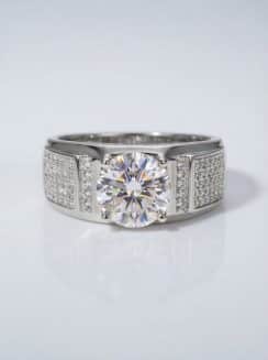 Anillo de Moissanita Estilo Vanguardista